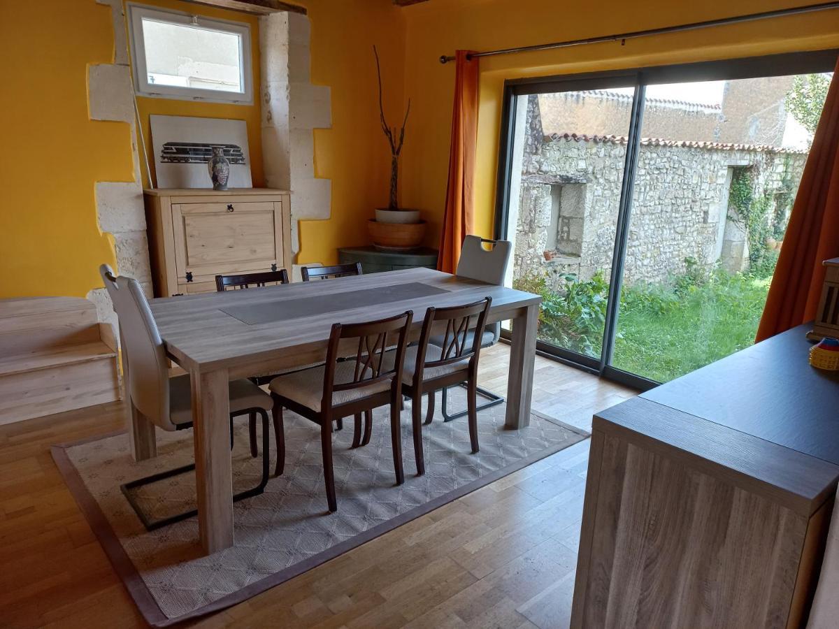 Le Moulin D'Errol Villa Saint-Jean-dʼAngély Bagian luar foto